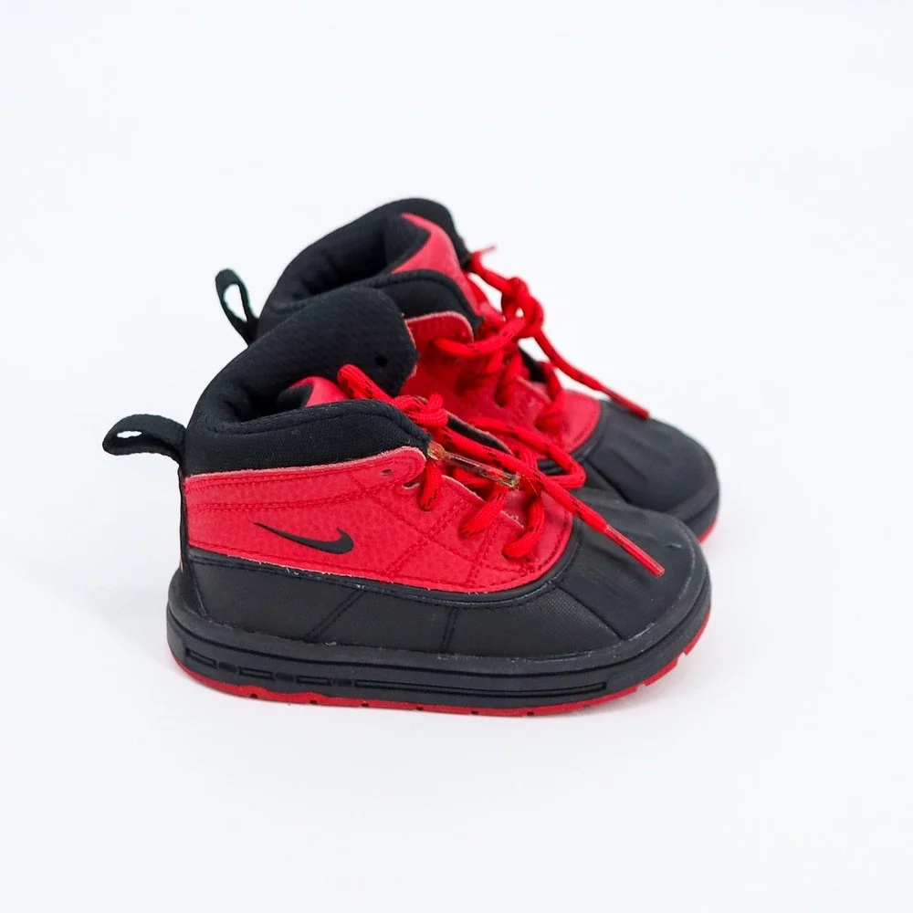 Nike ACG Woodside 2 High Toddler Kids Size 6C Red‎ Black Boots Duck Boot